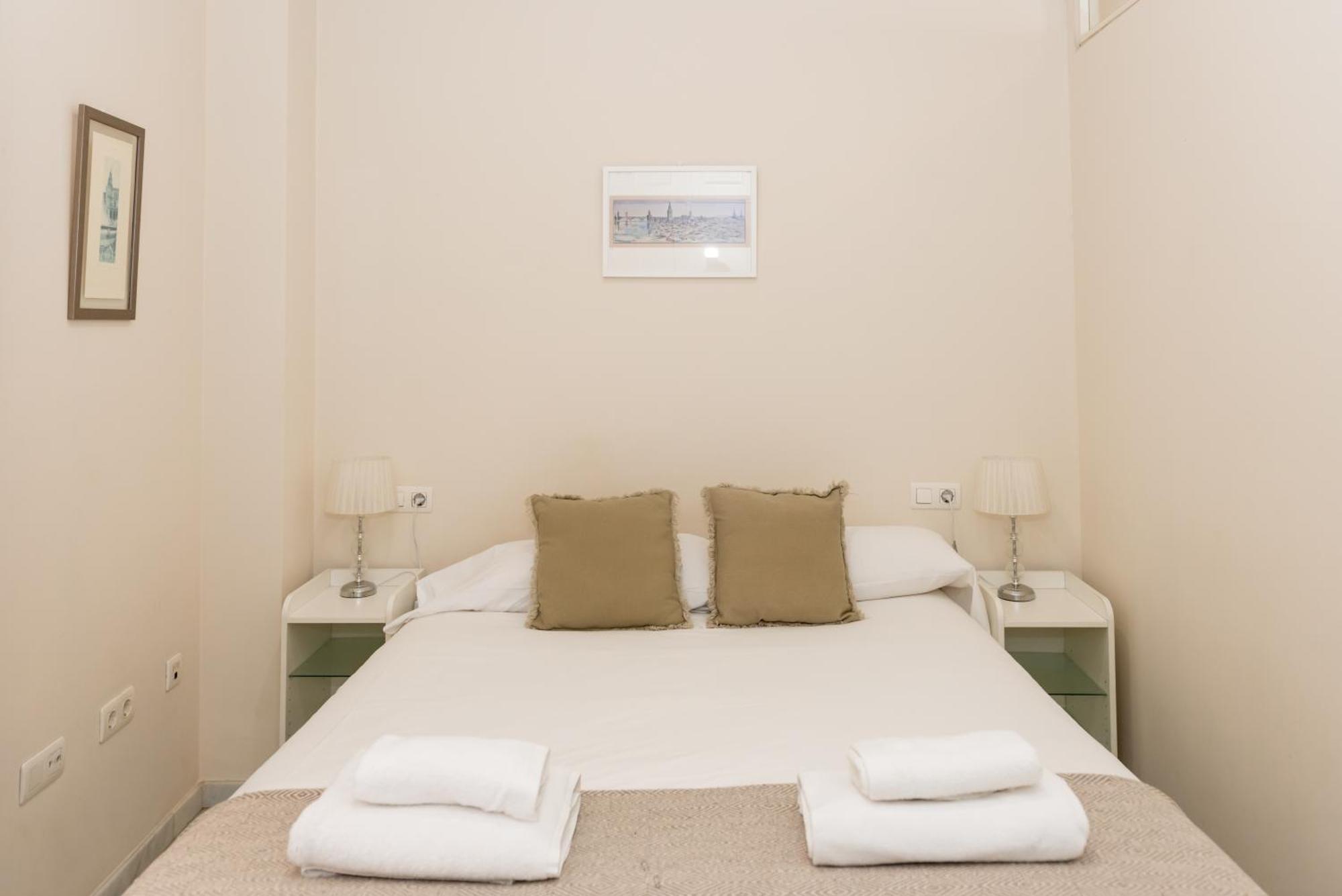 Charming & Quiet Apartment In Plaza Del Salvador セビリア エクステリア 写真